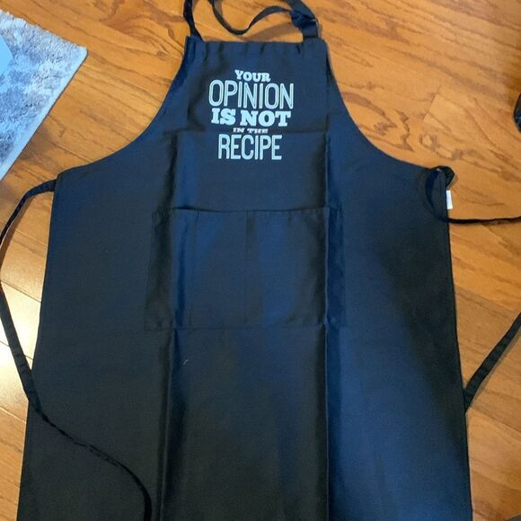 Black Apron with Pockets.  Adjustable strap at neckline - Picture 1 of 8